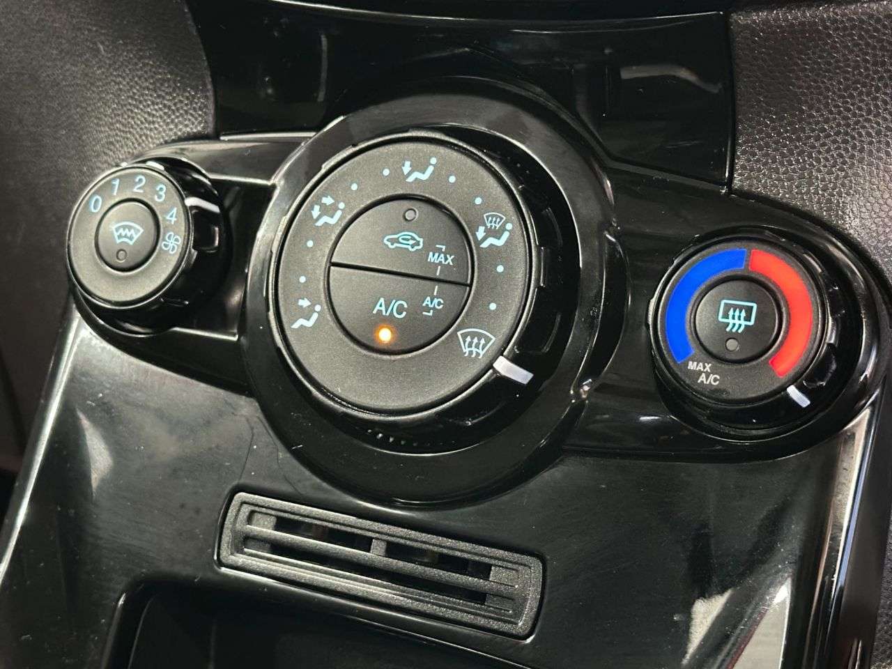 2014 FORD FIESTA 2014 FORD FIESTA