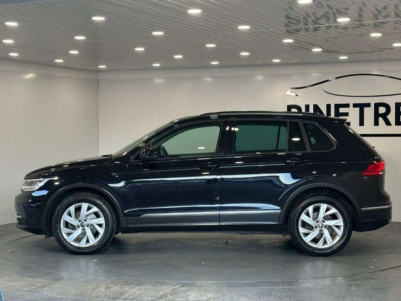 2021 VOLKSWAGEN TIGUAN 2021 VOLKSWAGEN TIGUAN