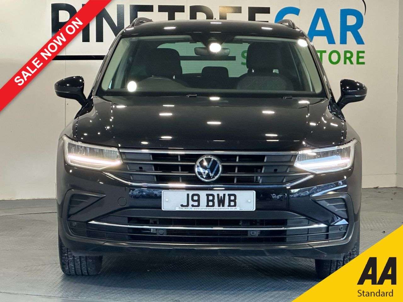 A 2021 VOLKSWAGEN TIGUAN 1.5 TSI Life SUV 5dr Petrol Manual Euro 6 (s/s) (150 ps) A 2021 VOLKSWAGEN TIGUAN 1.5 TSI Life SUV 5dr Petrol Manual Euro 6 (s/s) (150 ps)