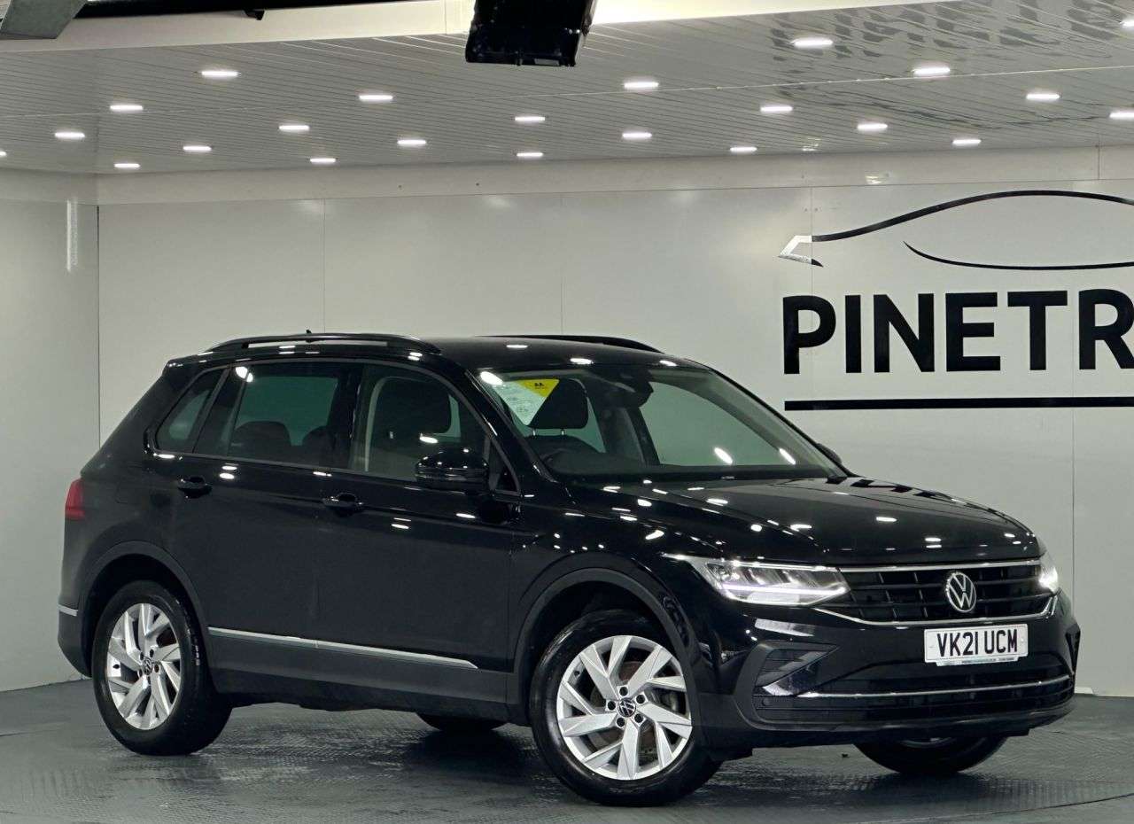 A 2021 VOLKSWAGEN TIGUAN 1.5 TSI Life SUV 5dr Petrol Manual Euro 6 (s/s) (150 ps) A 2021 VOLKSWAGEN TIGUAN 1.5 TSI Life SUV 5dr Petrol Manual Euro 6 (s/s) (150 ps)