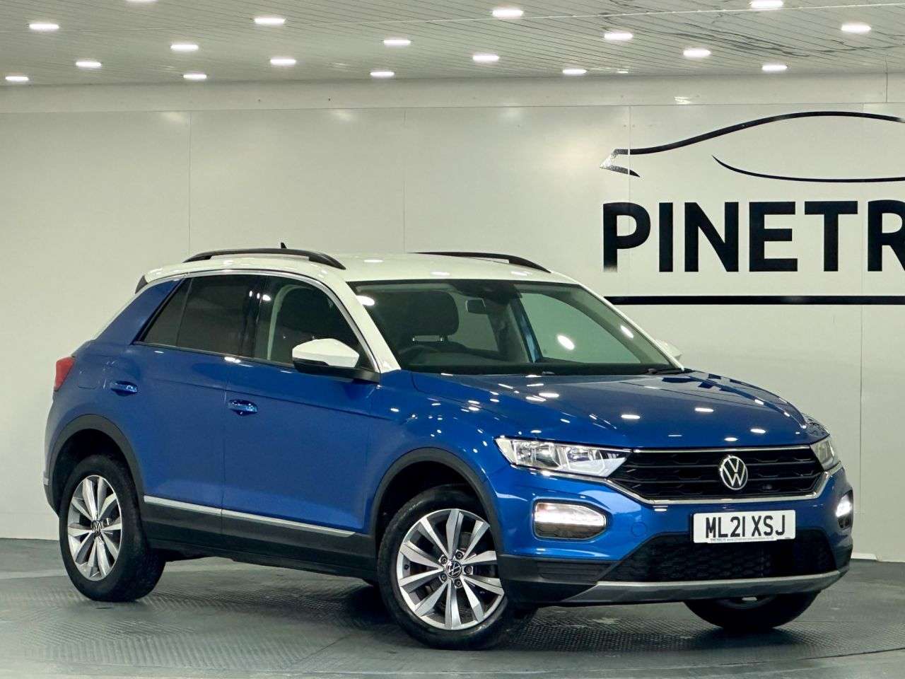 A 2021 VOLKSWAGEN T-ROC 1.0 TSI Design SUV 5dr Petrol Manual Euro 6 (s/s) (110 ps) A 2021 VOLKSWAGEN T-ROC 1.0 TSI Design SUV 5dr Petrol Manual Euro 6 (s/s) (110 ps)