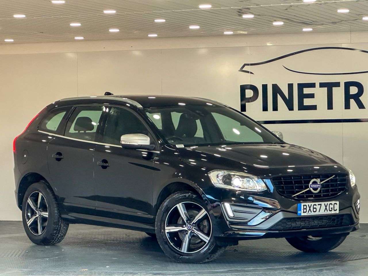 A 2017 VOLVO XC60 2.0 D4 R-Design Lux Nav SUV 5dr Diesel Auto Euro 6 (s/s) (190 ps) A 2017 VOLVO XC60 2.0 D4 R-Design Lux Nav SUV 5dr Diesel Auto Euro 6 (s/s) (190 ps)