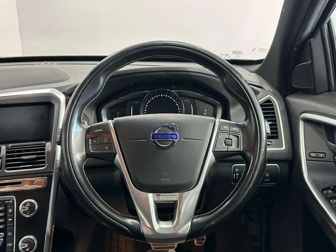 2017 VOLVO XC60 2017 VOLVO XC60