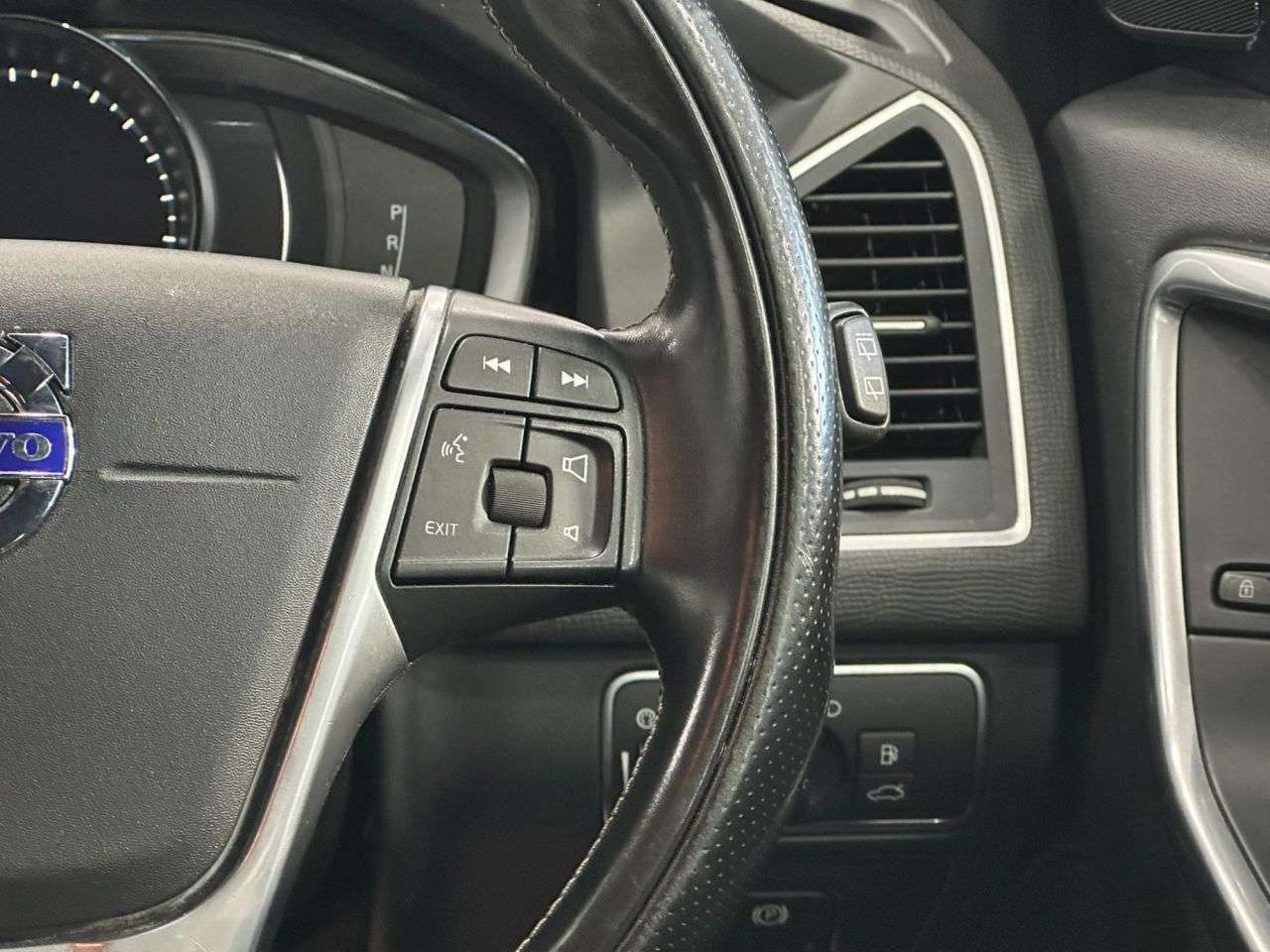 2017 VOLVO XC60 2017 VOLVO XC60