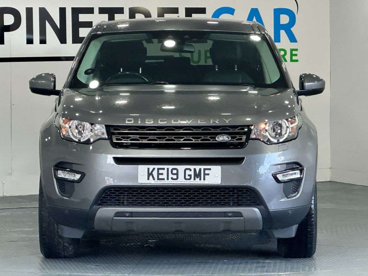 A 2019 LAND ROVER DISCOVERY SPORT 2.0 TD4 SE Tech SUV 5dr Diesel Auto 4WD Euro 6 (s/s) (180 ps) A 2019 LAND ROVER DISCOVERY SPORT 2.0 TD4 SE Tech SUV 5dr Diesel Auto 4WD Euro 6 (s/s) (180 ps)