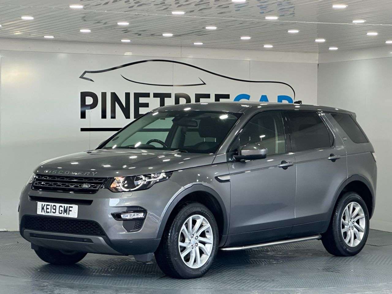 A 2019 LAND ROVER DISCOVERY SPORT 2.0 TD4 SE Tech SUV 5dr Diesel Auto 4WD Euro 6 (s/s) (180 ps) A 2019 LAND ROVER DISCOVERY SPORT 2.0 TD4 SE Tech SUV 5dr Diesel Auto 4WD Euro 6 (s/s) (180 ps)