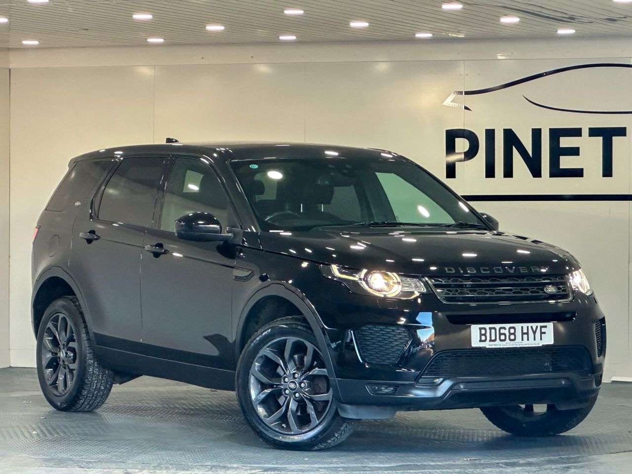 A 2018 LAND ROVER DISCOVERY SPORT 2.0 TD4 Landmark SUV 5dr Diesel Auto 4WD Euro 6 (s/s) (180 ps) A 2018 LAND ROVER DISCOVERY SPORT 2.0 TD4 Landmark SUV 5dr Diesel Auto 4WD Euro 6 (s/s) (180 ps)