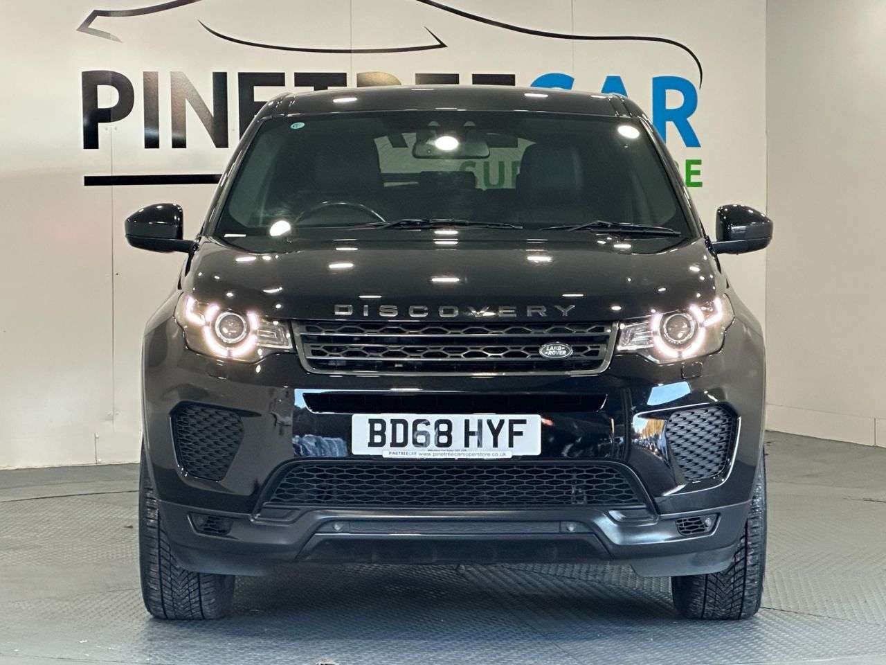 A 2018 LAND ROVER DISCOVERY SPORT 2.0 TD4 Landmark SUV 5dr Diesel Auto 4WD Euro 6 (s/s) (180 ps) A 2018 LAND ROVER DISCOVERY SPORT 2.0 TD4 Landmark SUV 5dr Diesel Auto 4WD Euro 6 (s/s) (180 ps)