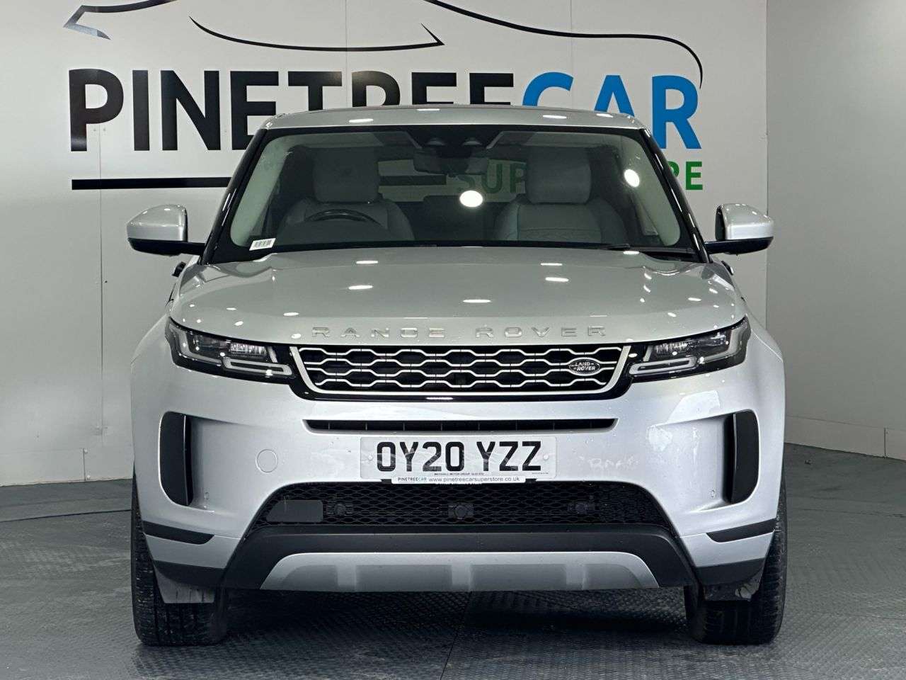 A 2020 LAND ROVER RANGE ROVER EVOQUE 2.0 D180 MHEV HSE SUV 5dr Diesel Auto 4WD Euro 6 (s/s) (180 ps) A 2020 LAND ROVER RANGE ROVER EVOQUE 2.0 D180 MHEV HSE SUV 5dr Diesel Auto 4WD Euro 6 (s/s) (180 ps)