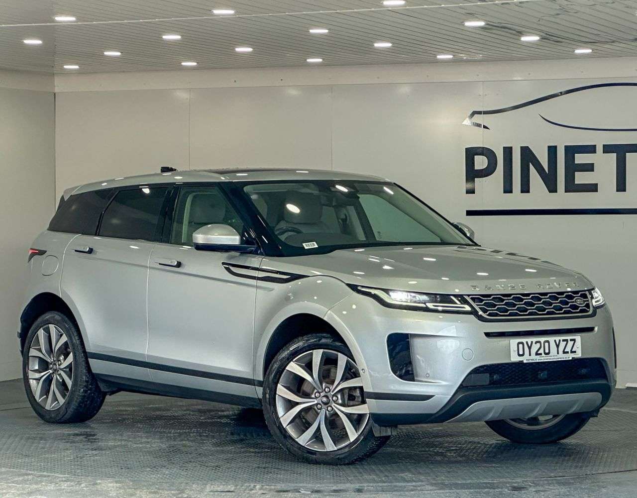 A 2020 LAND ROVER RANGE ROVER EVOQUE 2.0 D180 MHEV HSE SUV 5dr Diesel Auto 4WD Euro 6 (s/s) (180 ps) A 2020 LAND ROVER RANGE ROVER EVOQUE 2.0 D180 MHEV HSE SUV 5dr Diesel Auto 4WD Euro 6 (s/s) (180 ps)