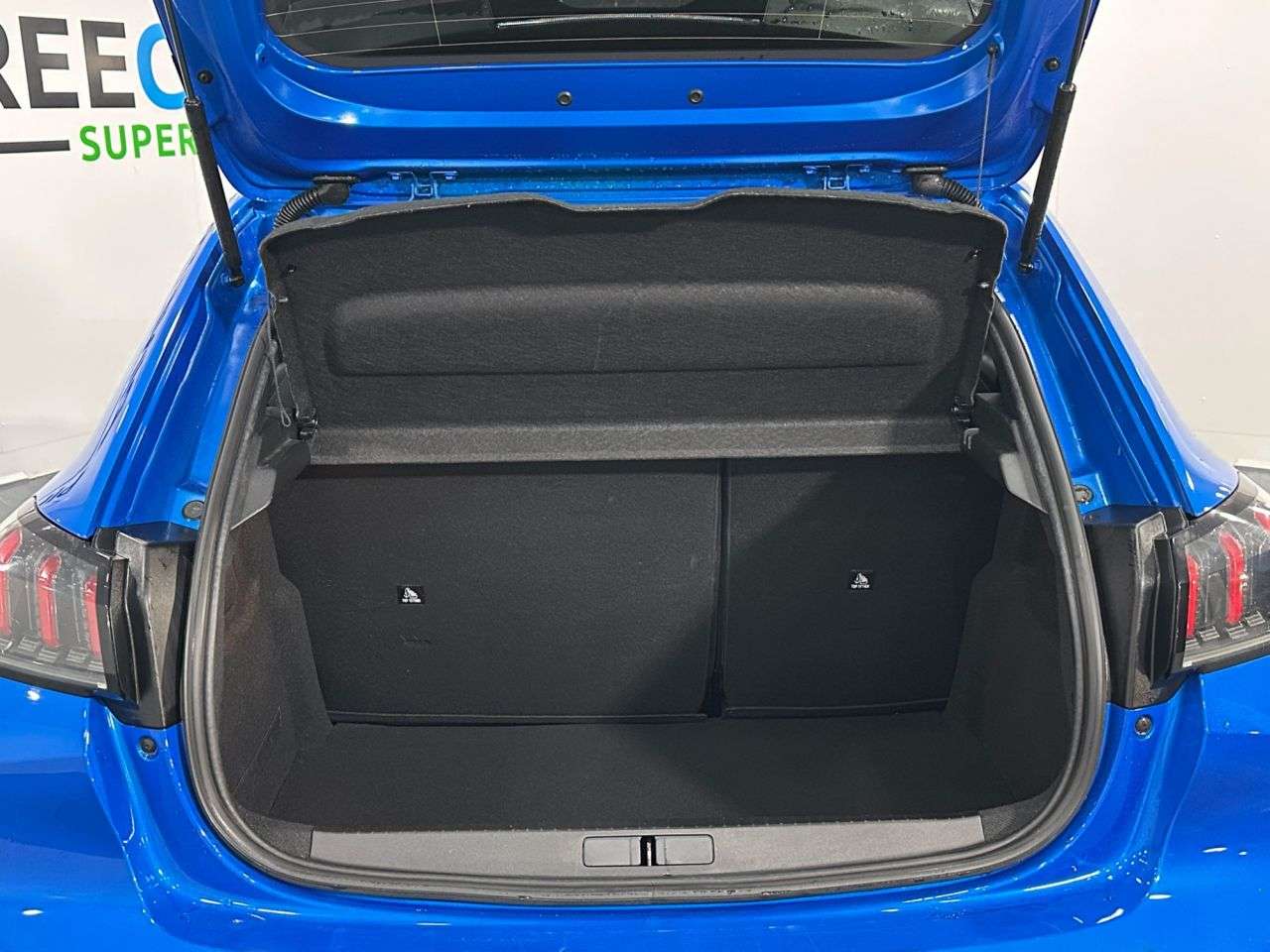 2021 PEUGEOT 208 2021 PEUGEOT 208