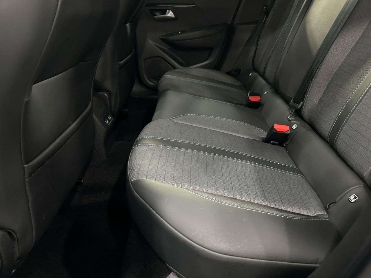 2021 PEUGEOT 208 2021 PEUGEOT 208