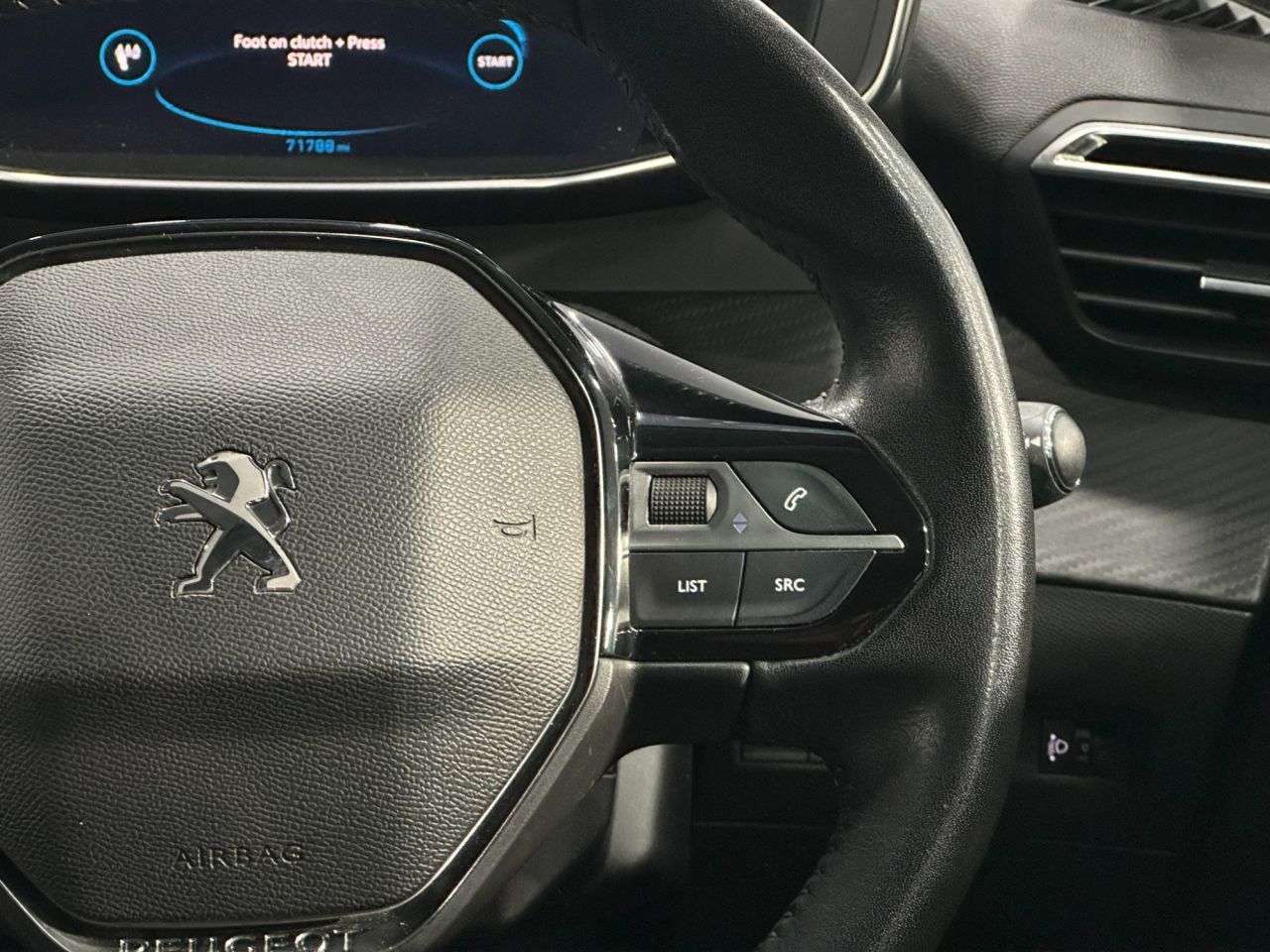 2021 PEUGEOT 208 2021 PEUGEOT 208