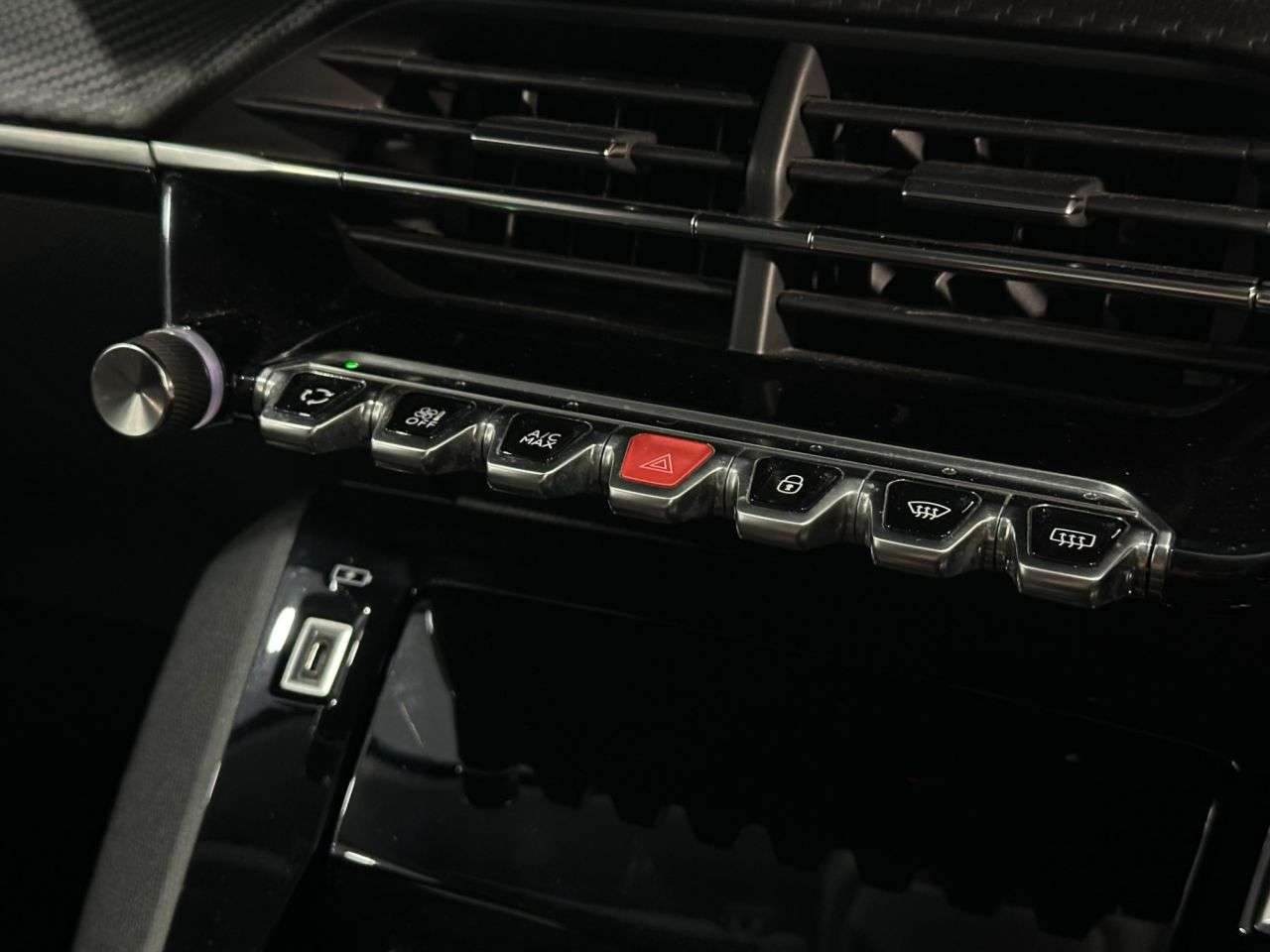 2021 PEUGEOT 208 2021 PEUGEOT 208