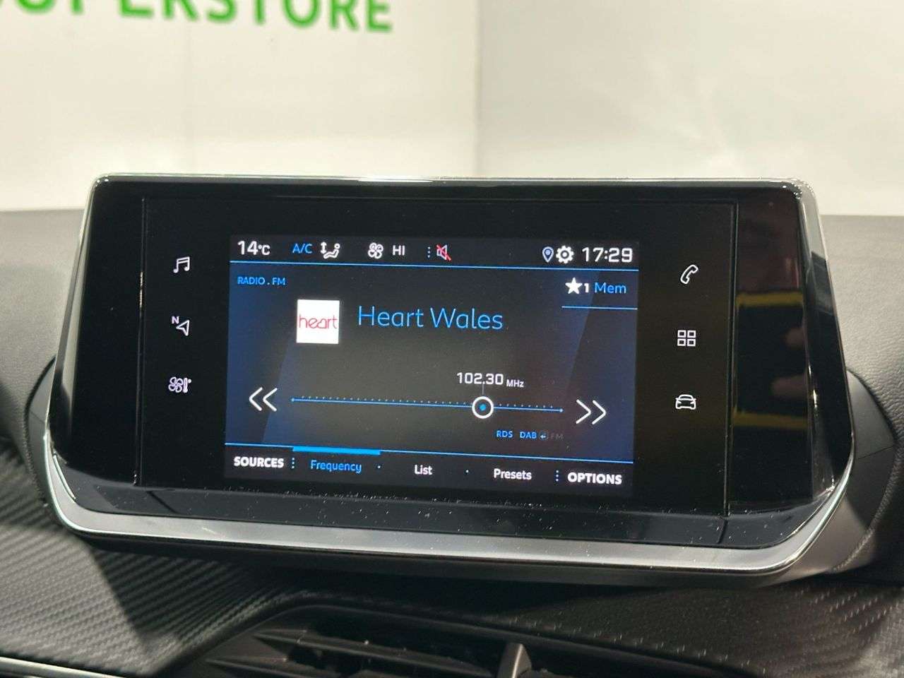 2021 PEUGEOT 208 2021 PEUGEOT 208