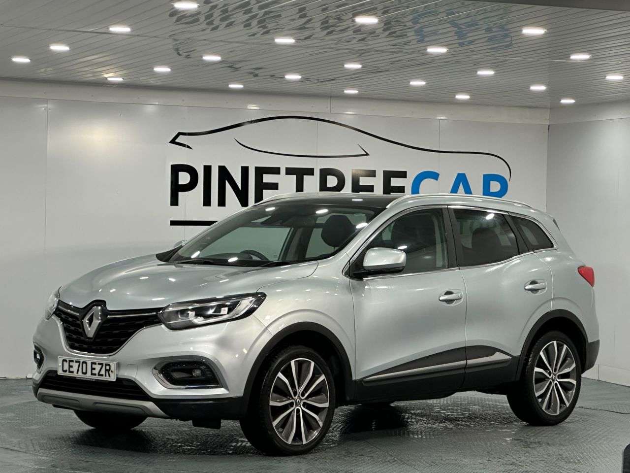 A 2020 RENAULT KADJAR 1.3 TCe S Edition SUV 5dr Petrol Manual Euro 6 (s/s) (140 ps) A 2020 RENAULT KADJAR 1.3 TCe S Edition SUV 5dr Petrol Manual Euro 6 (s/s) (140 ps)