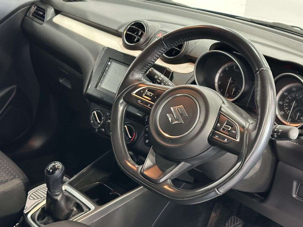 2022 SUZUKI SWIFT 2022 SUZUKI SWIFT