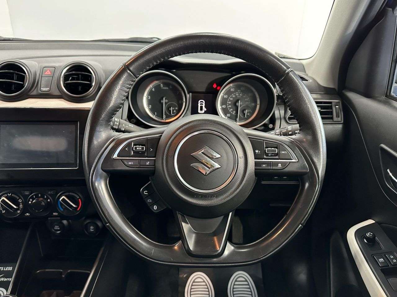 2022 SUZUKI SWIFT 2022 SUZUKI SWIFT