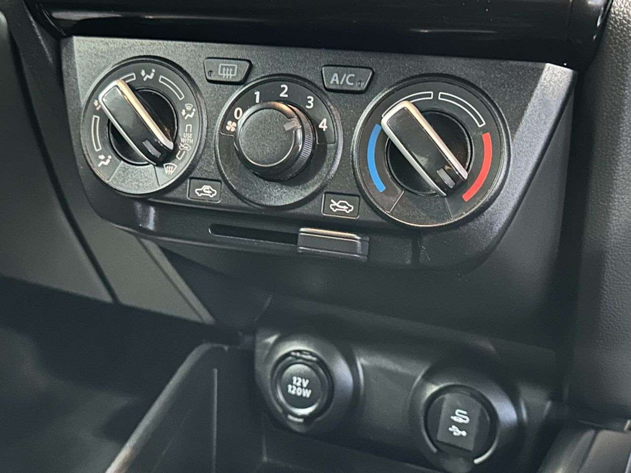 2022 SUZUKI SWIFT 2022 SUZUKI SWIFT