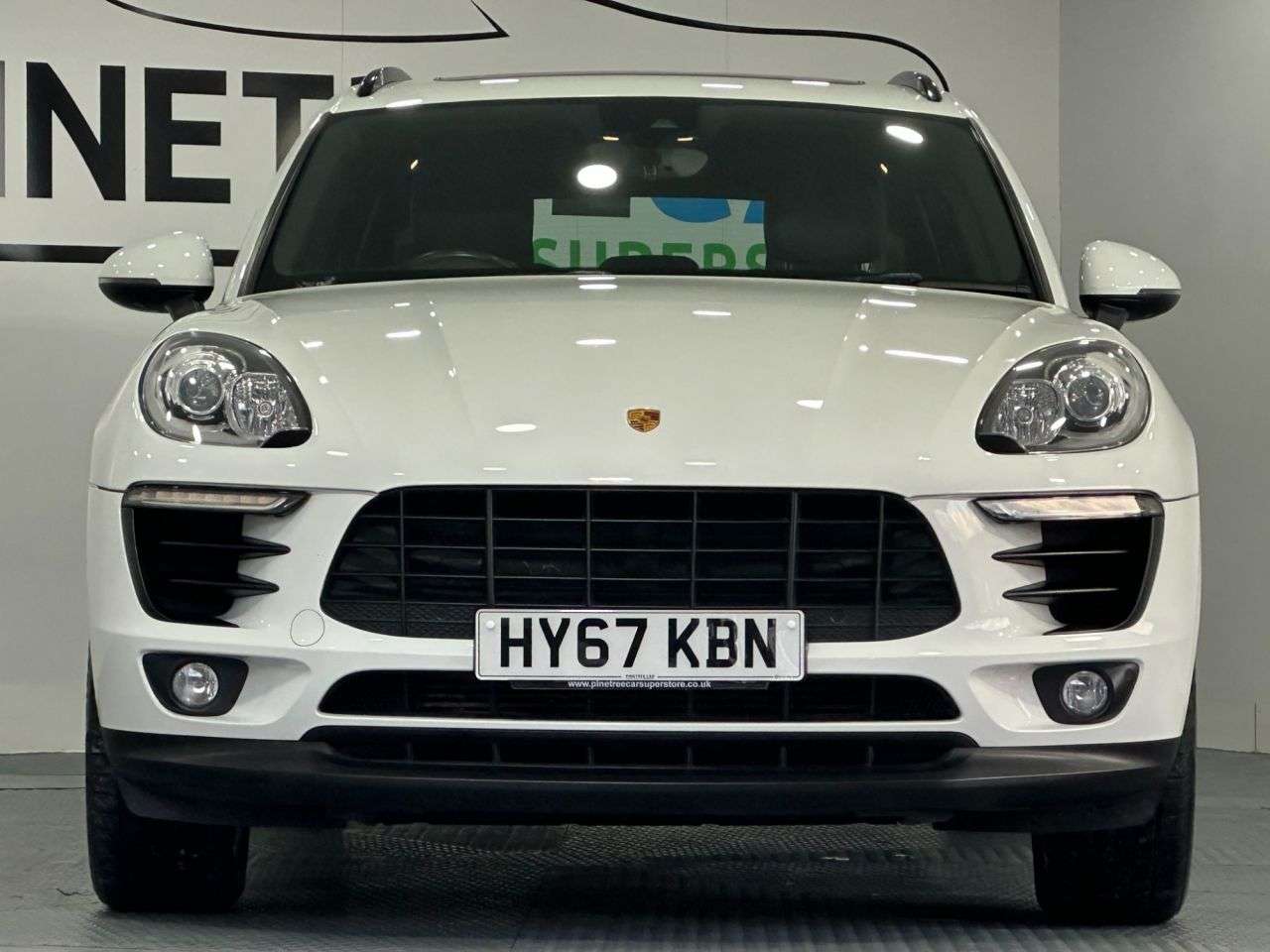 A 2017 PORSCHE MACAN 3.0 TD V6 S SUV 5dr Diesel PDK 4WD Euro 6 (s/s) (258 ps) A 2017 PORSCHE MACAN 3.0 TD V6 S SUV 5dr Diesel PDK 4WD Euro 6 (s/s) (258 ps)