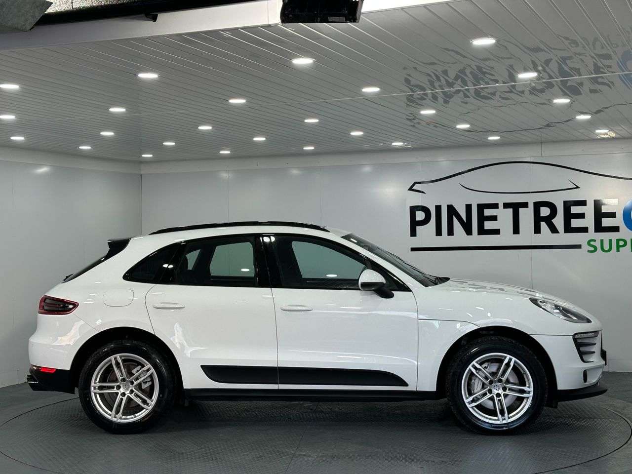 2017 PORSCHE MACAN 2017 PORSCHE MACAN