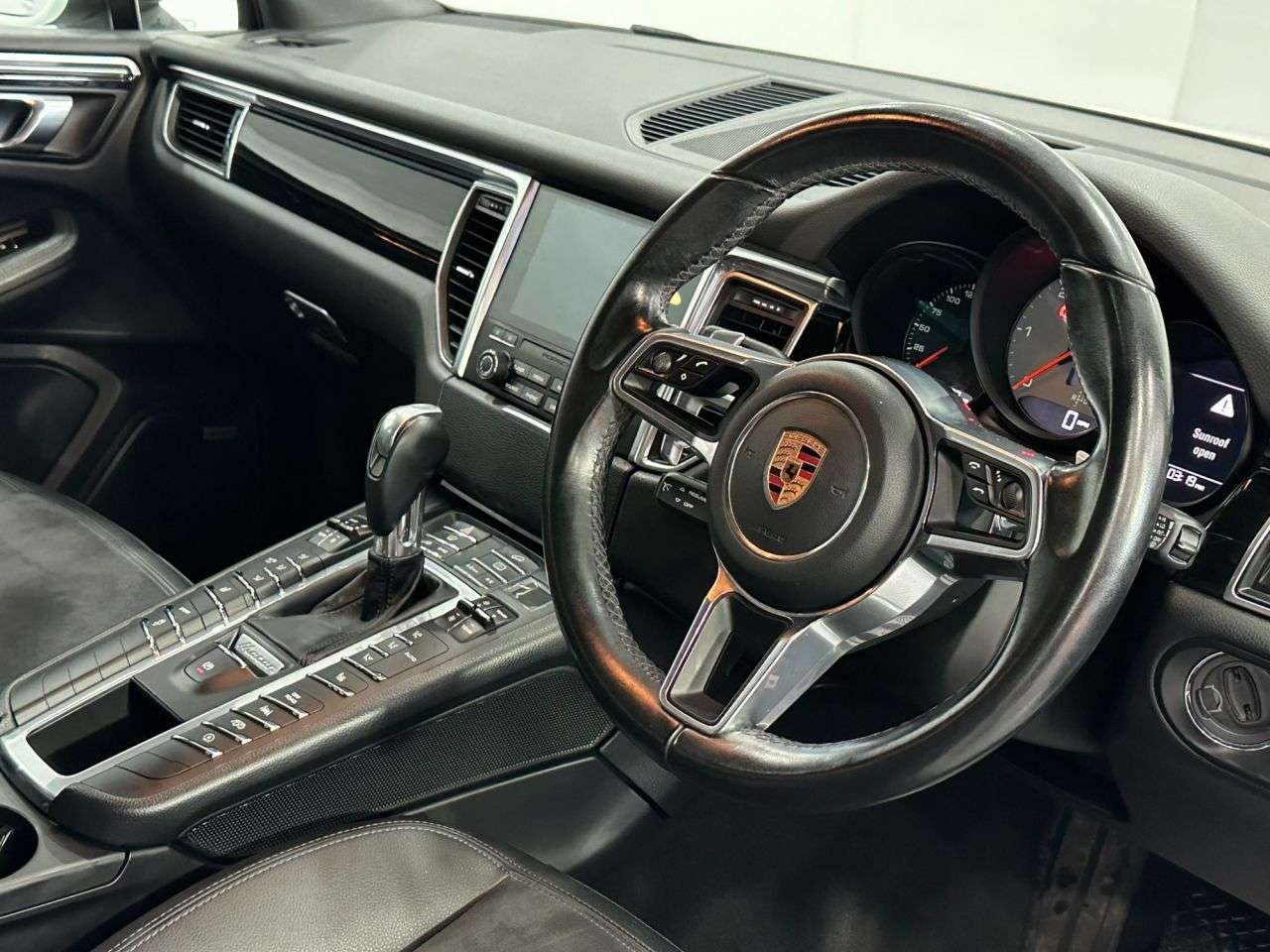 2017 PORSCHE MACAN 2017 PORSCHE MACAN