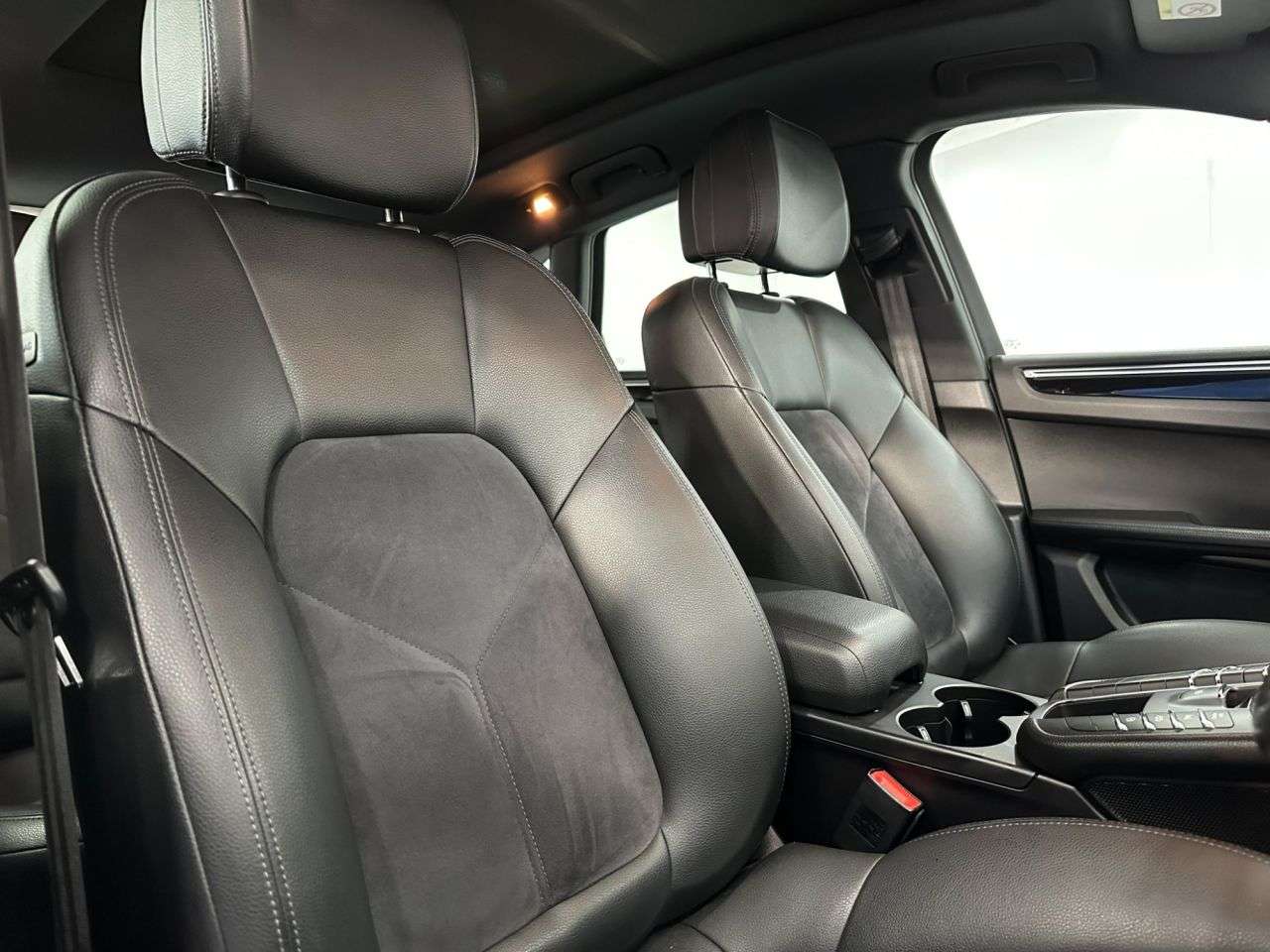 2017 PORSCHE MACAN 2017 PORSCHE MACAN