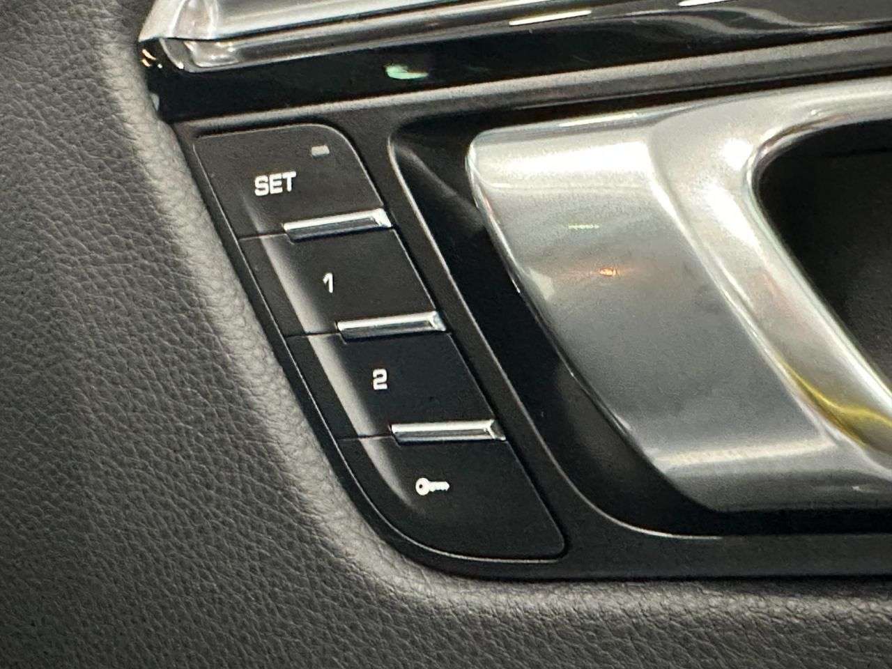 2017 PORSCHE MACAN 2017 PORSCHE MACAN