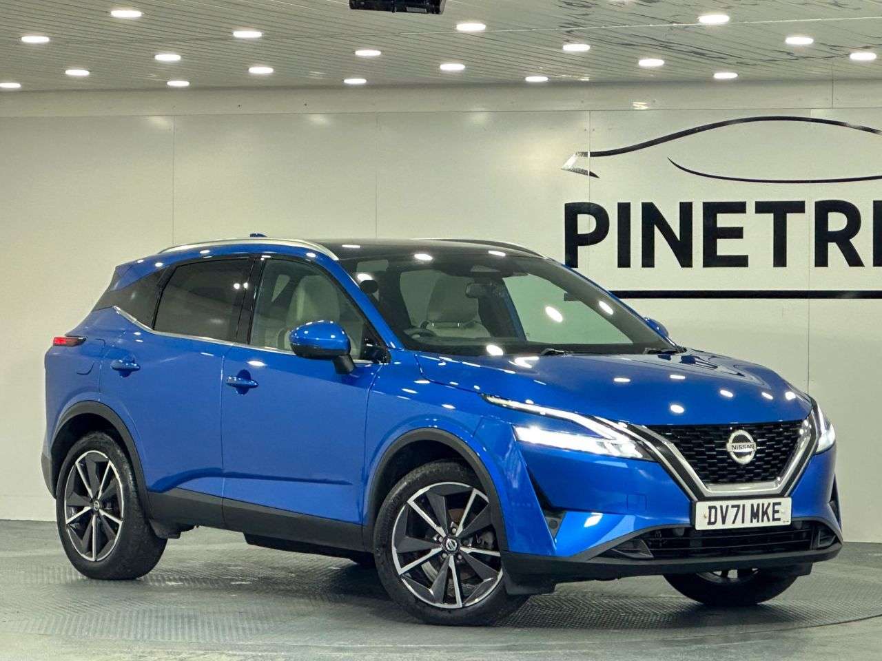 A 2021 NISSAN QASHQAI 1.3 DIG-T MHEV Tekna SUV 5dr Petrol Hybrid Manual Euro 6 (s/s) (140 ps) A 2021 NISSAN QASHQAI 1.3 DIG-T MHEV Tekna SUV 5dr Petrol Hybrid Manual Euro 6 (s/s) (140 ps)