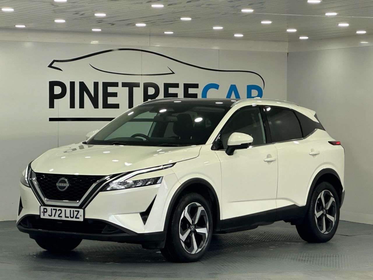 A 2022 NISSAN QASHQAI 1.3 DIG-T MHEV N-Connecta SUV 5dr Petrol Hybrid Manual Euro 6 (s/s) (140 ps A 2022 NISSAN QASHQAI 1.3 DIG-T MHEV N-Connecta SUV 5dr Petrol Hybrid Manual Euro 6 (s/s) (140 ps