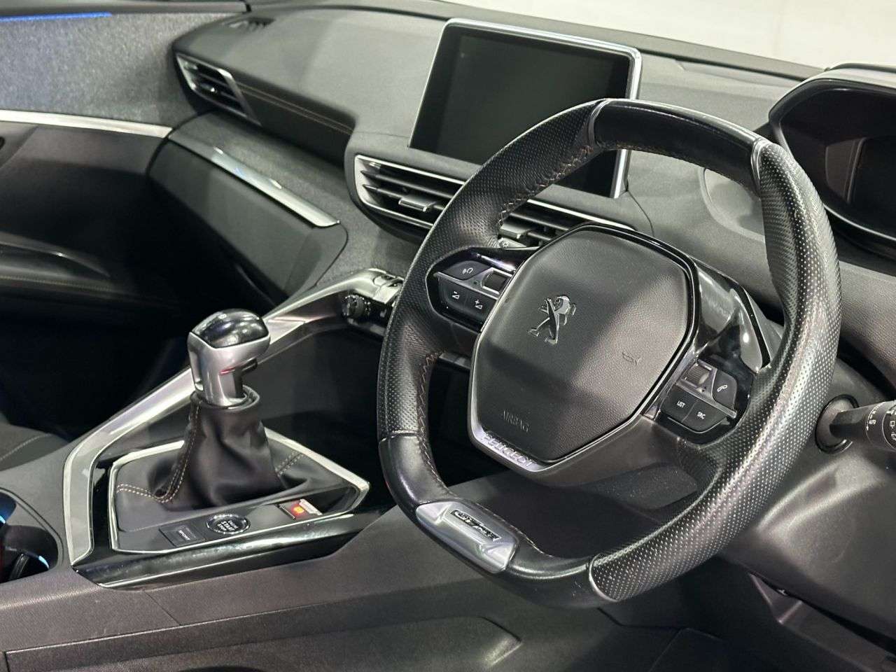 2019 PEUGEOT 3008 2019 PEUGEOT 3008