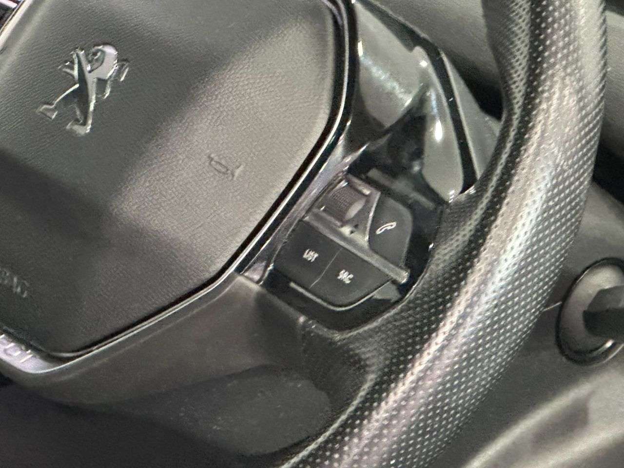 2019 PEUGEOT 3008 2019 PEUGEOT 3008