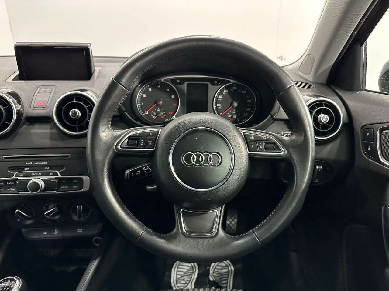 2017 AUDI A1 2017 AUDI A1