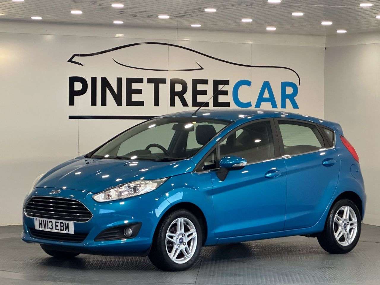 A 2013 FORD FIESTA 1.0T EcoBoost Zetec Hatchback 5dr Petrol Manual Euro 5 (s/s) (100 ps) A 2013 FORD FIESTA 1.0T EcoBoost Zetec Hatchback 5dr Petrol Manual Euro 5 (s/s) (100 ps)