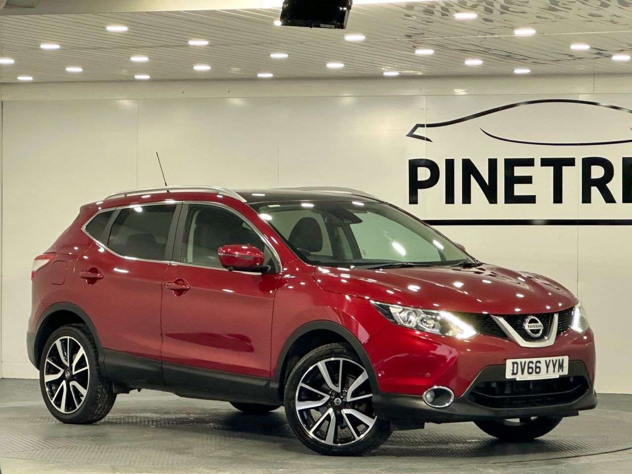 A 2015 NISSAN QASHQAI 1.5 dCi n-tec SUV 5dr Diesel Manual 2WD Euro 6 (s/s) (110 ps) A 2015 NISSAN QASHQAI 1.5 dCi n-tec SUV 5dr Diesel Manual 2WD Euro 6 (s/s) (110 ps)