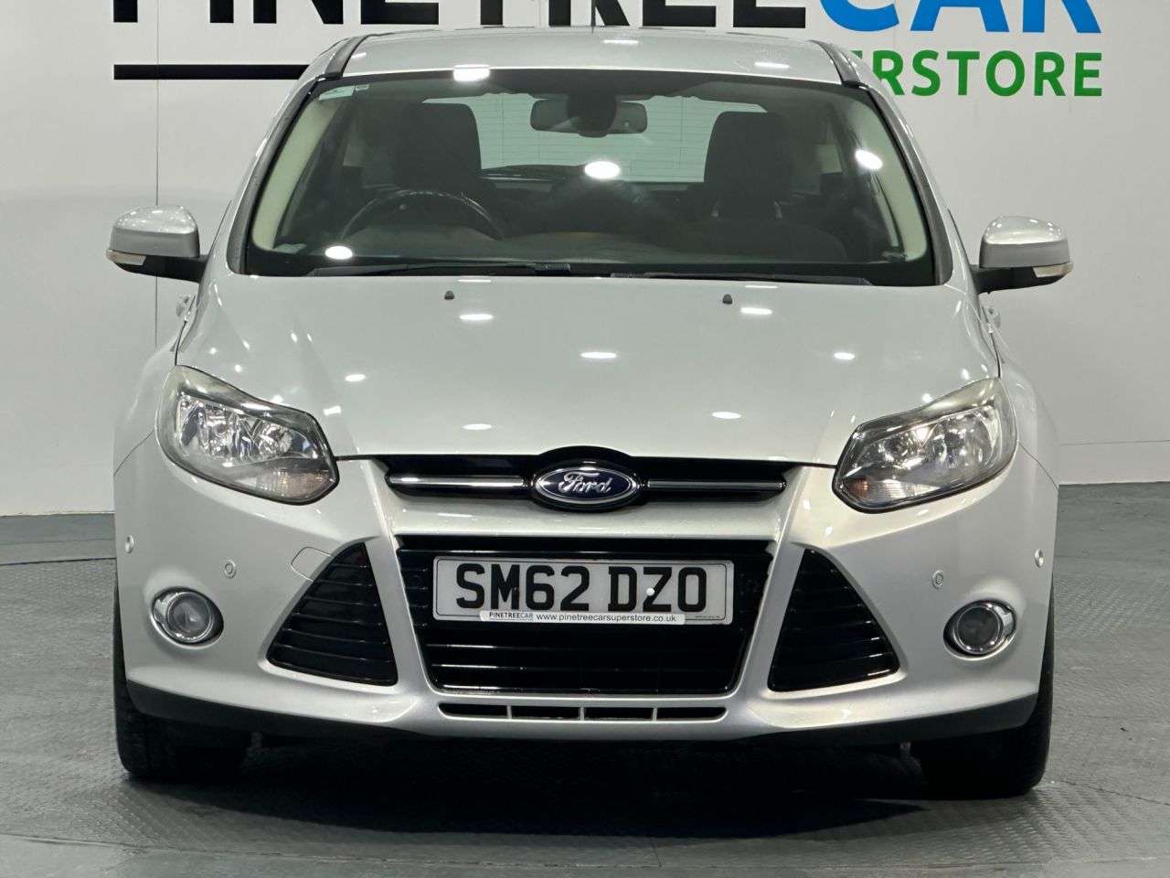 A 2012 FORD FOCUS 1.0T EcoBoost Titanium Hatchback 5dr Petrol Manual Euro 5 (s/s) (125 ps) A 2012 FORD FOCUS 1.0T EcoBoost Titanium Hatchback 5dr Petrol Manual Euro 5 (s/s) (125 ps)