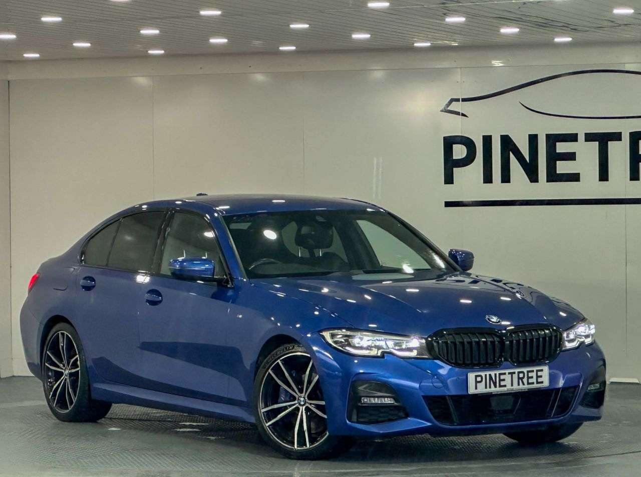 A 2019 BMW 3 SERIES 2.0 320d M Sport Saloon 4dr Diesel Auto Euro 6 (s/s) (190 ps) A 2019 BMW 3 SERIES 2.0 320d M Sport Saloon 4dr Diesel Auto Euro 6 (s/s) (190 ps)