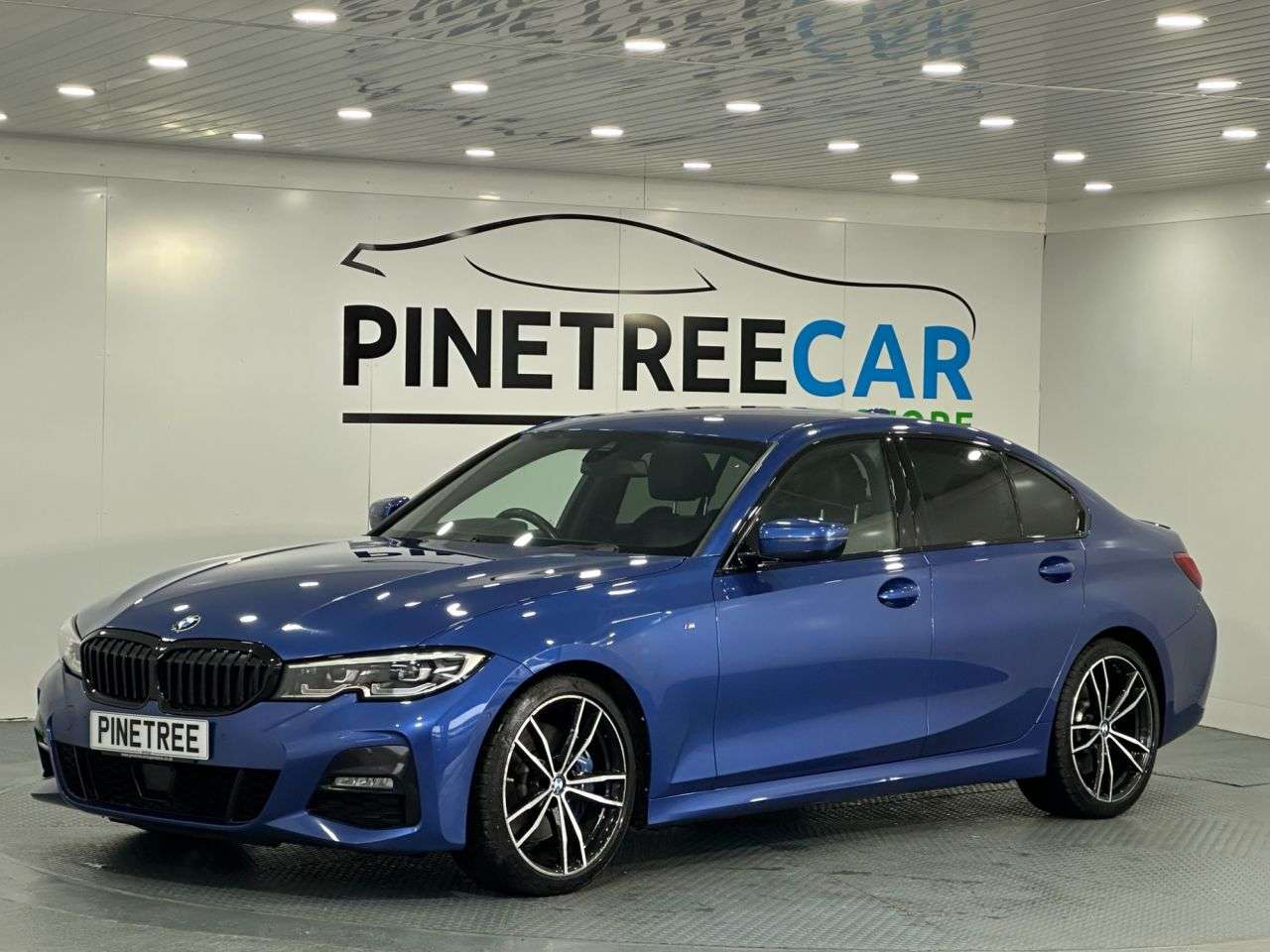 A 2019 BMW 3 SERIES 2.0 320d M Sport Saloon 4dr Diesel Auto Euro 6 (s/s) (190 ps) A 2019 BMW 3 SERIES 2.0 320d M Sport Saloon 4dr Diesel Auto Euro 6 (s/s) (190 ps)