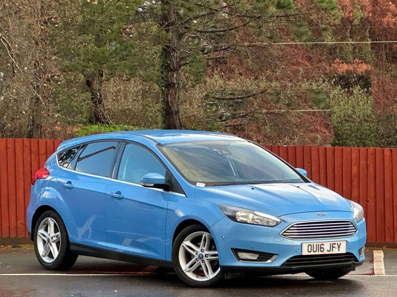 A 2016 FORD FOCUS 1.0T EcoBoost Titanium Hatchback 5dr Petrol Manual Euro 6 (s/s) (125 ps) A 2016 FORD FOCUS 1.0T EcoBoost Titanium Hatchback 5dr Petrol Manual Euro 6 (s/s) (125 ps)