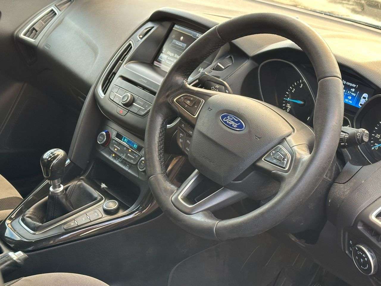 A 2016 FORD FOCUS 1.0T EcoBoost Titanium Hatchback 5dr Petrol Manual Euro 6 (s/s) (125 ps) A 2016 FORD FOCUS 1.0T EcoBoost Titanium Hatchback 5dr Petrol Manual Euro 6 (s/s) (125 ps)