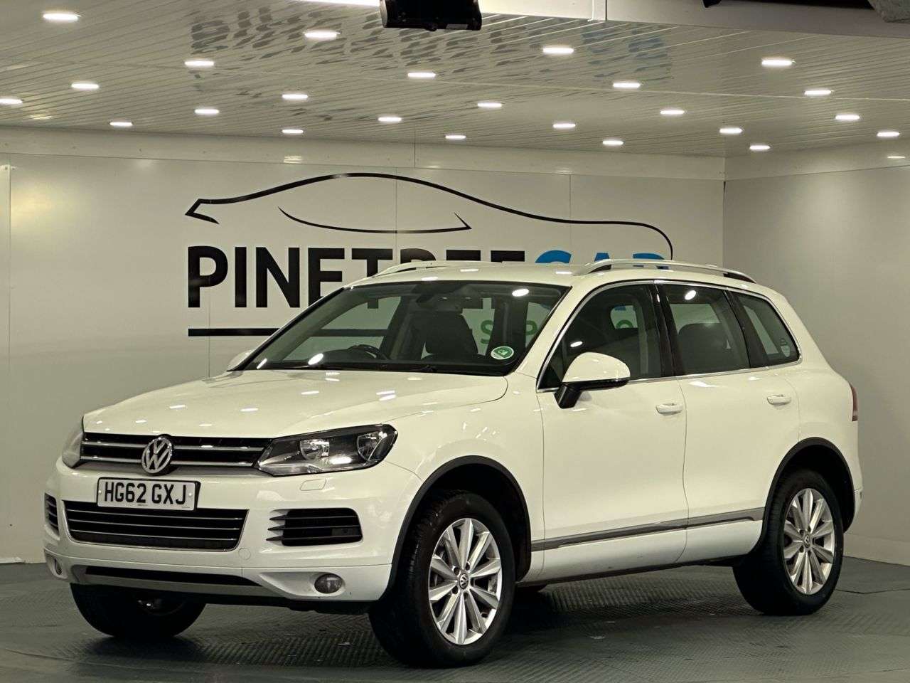 A 2012 VOLKSWAGEN TOUAREG 3.0 TDI V6 BlueMotion Tech SE SUV 5dr Diesel Tiptronic 4WD Euro 5 (s/s) (24 A 2012 VOLKSWAGEN TOUAREG 3.0 TDI V6 BlueMotion Tech SE SUV 5dr Diesel Tiptronic 4WD Euro 5 (s/s) (24
