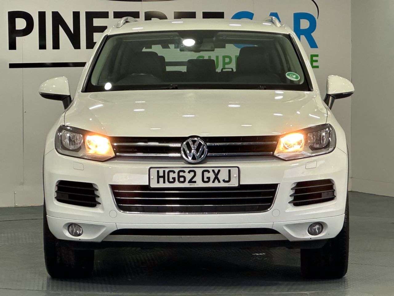 A 2012 VOLKSWAGEN TOUAREG 3.0 TDI V6 BlueMotion Tech SE SUV 5dr Diesel Tiptronic 4WD Euro 5 (s/s) (24 A 2012 VOLKSWAGEN TOUAREG 3.0 TDI V6 BlueMotion Tech SE SUV 5dr Diesel Tiptronic 4WD Euro 5 (s/s) (24