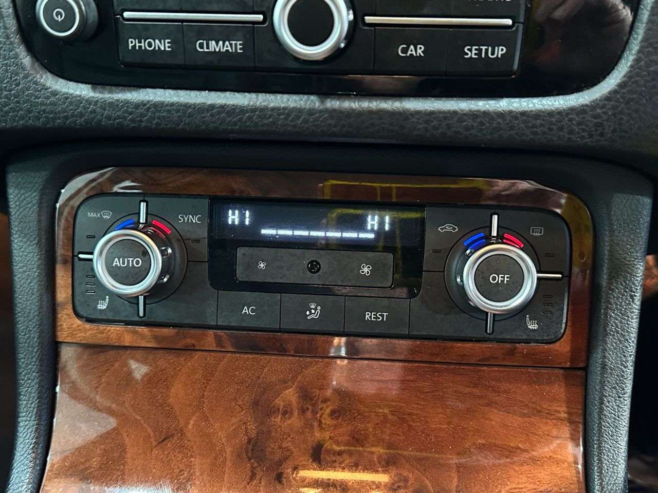 2012 VOLKSWAGEN TOUAREG 2012 VOLKSWAGEN TOUAREG