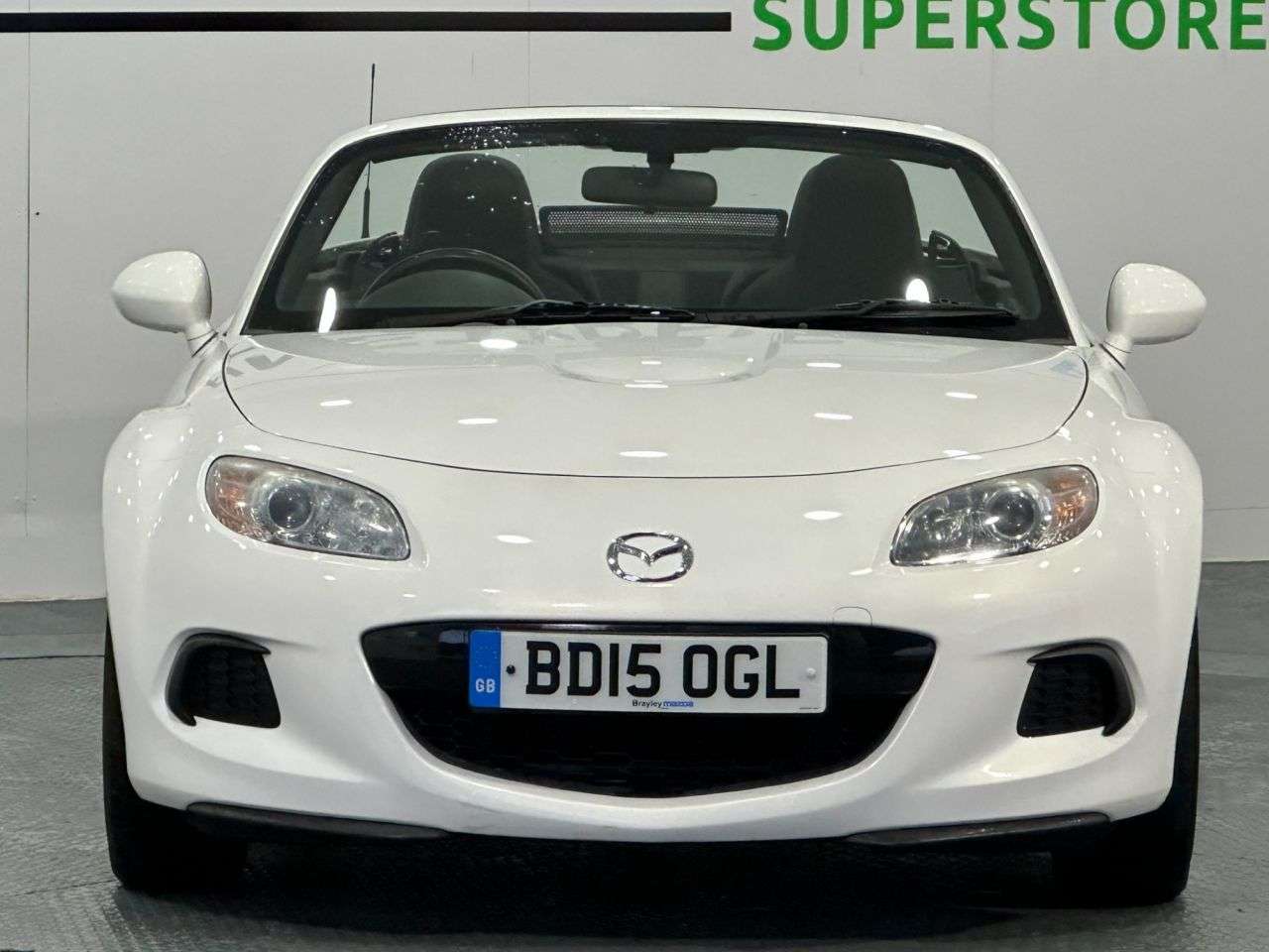 A 2015 MAZDA MX-5 1.8i SE Roadster 2dr Petrol Manual Euro 5 (126 ps) A 2015 MAZDA MX-5 1.8i SE Roadster 2dr Petrol Manual Euro 5 (126 ps)