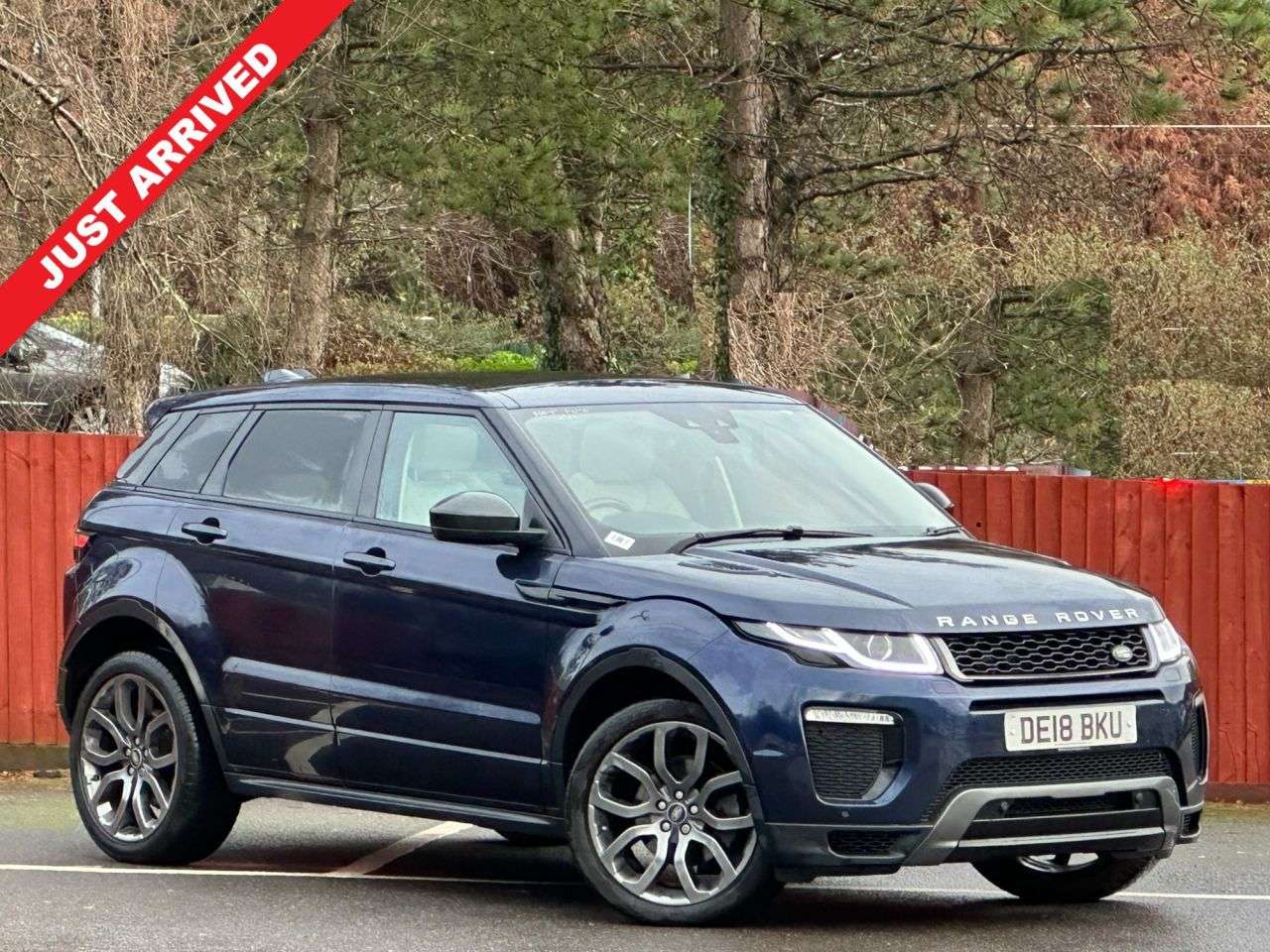 A 2018 LAND ROVER RANGE ROVER EVOQUE 2.0 TD4 HSE Dynamic SUV 5dr Diesel Auto 4WD Euro 6 (s/s) (180 ps) A 2018 LAND ROVER RANGE ROVER EVOQUE 2.0 TD4 HSE Dynamic SUV 5dr Diesel Auto 4WD Euro 6 (s/s) (180 ps)