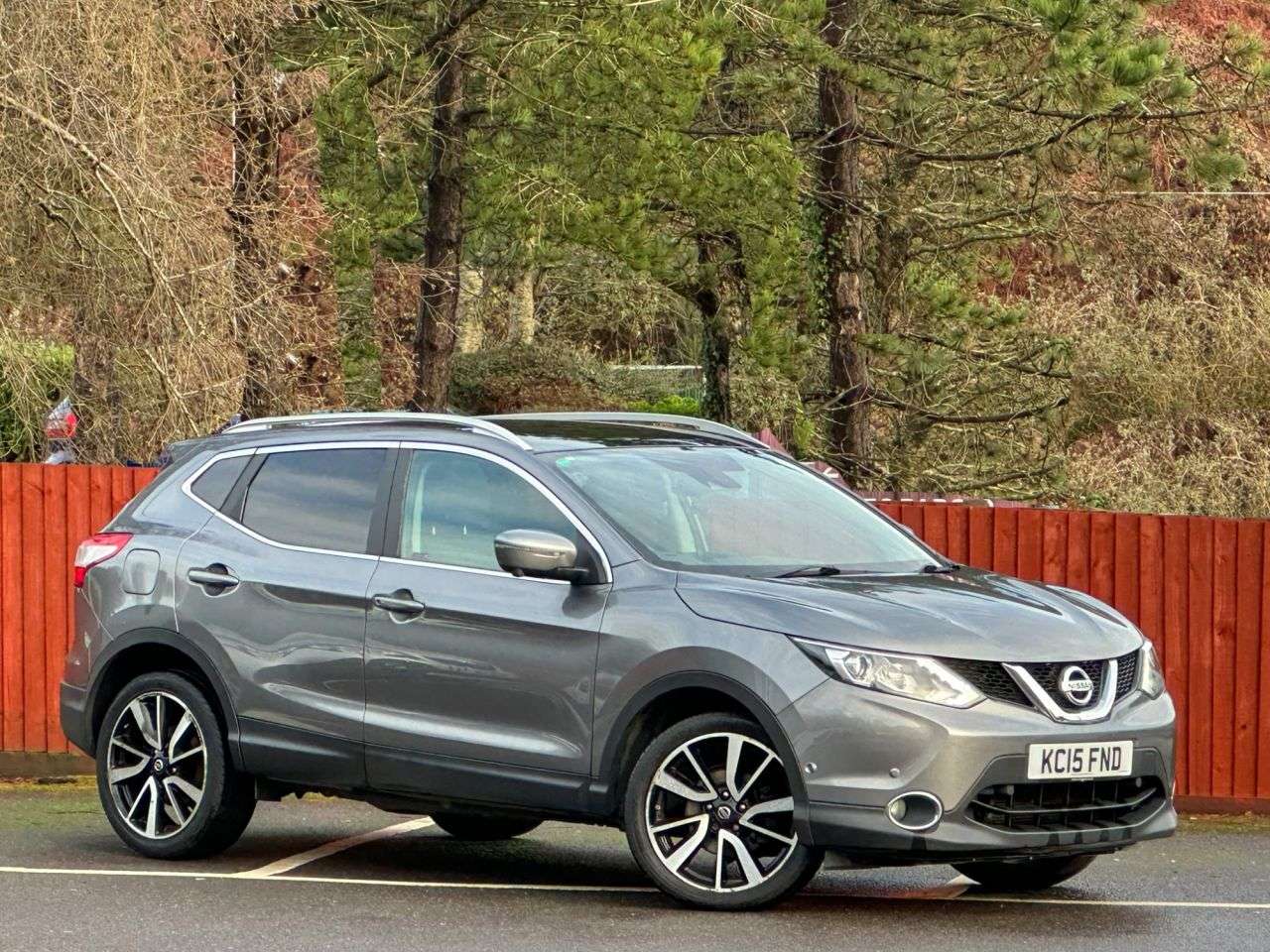 A 2015 NISSAN QASHQAI 1.2 DIG-T Tekna SUV 5dr Petrol Manual 2WD Euro 5 (s/s) (115 ps) A 2015 NISSAN QASHQAI 1.2 DIG-T Tekna SUV 5dr Petrol Manual 2WD Euro 5 (s/s) (115 ps)