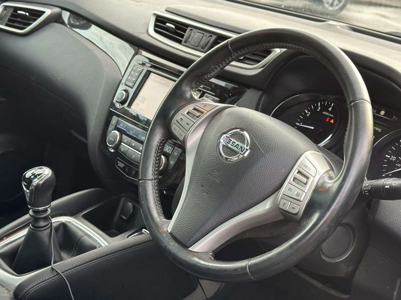 A 2015 NISSAN QASHQAI 1.2 DIG-T Tekna SUV 5dr Petrol Manual 2WD Euro 5 (s/s) (115 ps) A 2015 NISSAN QASHQAI 1.2 DIG-T Tekna SUV 5dr Petrol Manual 2WD Euro 5 (s/s) (115 ps)