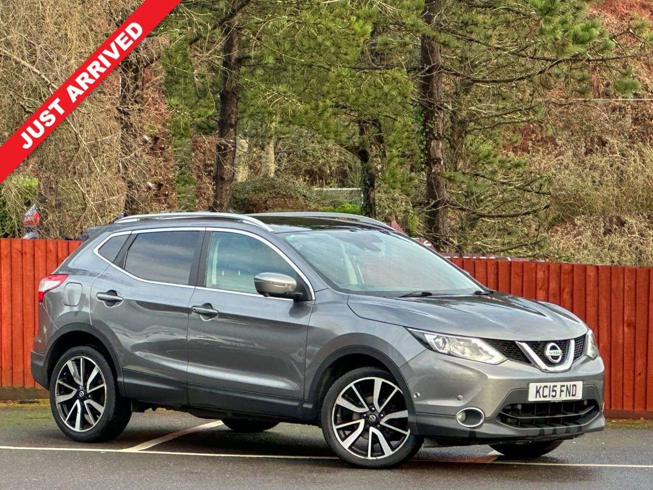 A 2015 NISSAN QASHQAI 1.2 DIG-T Tekna SUV 5dr Petrol Manual 2WD Euro 5 (s/s) (115 ps) A 2015 NISSAN QASHQAI 1.2 DIG-T Tekna SUV 5dr Petrol Manual 2WD Euro 5 (s/s) (115 ps)