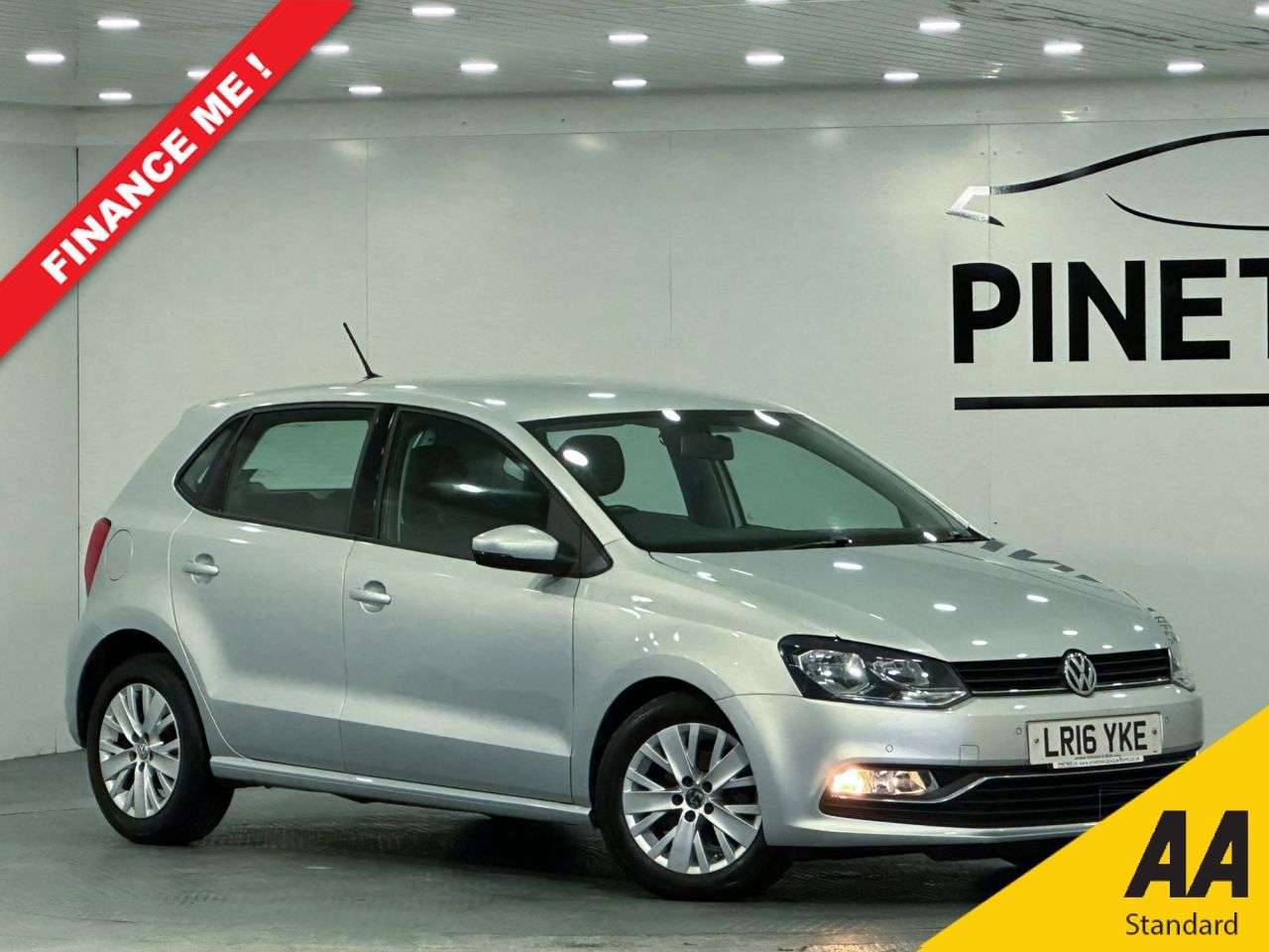 A 2016 VOLKSWAGEN POLO 1.2 TSI BlueMotion Tech SE Hatchback 5dr Petrol Manual Euro 6 (s/s) (90 ps) A 2016 VOLKSWAGEN POLO 1.2 TSI BlueMotion Tech SE Hatchback 5dr Petrol Manual Euro 6 (s/s) (90 ps)