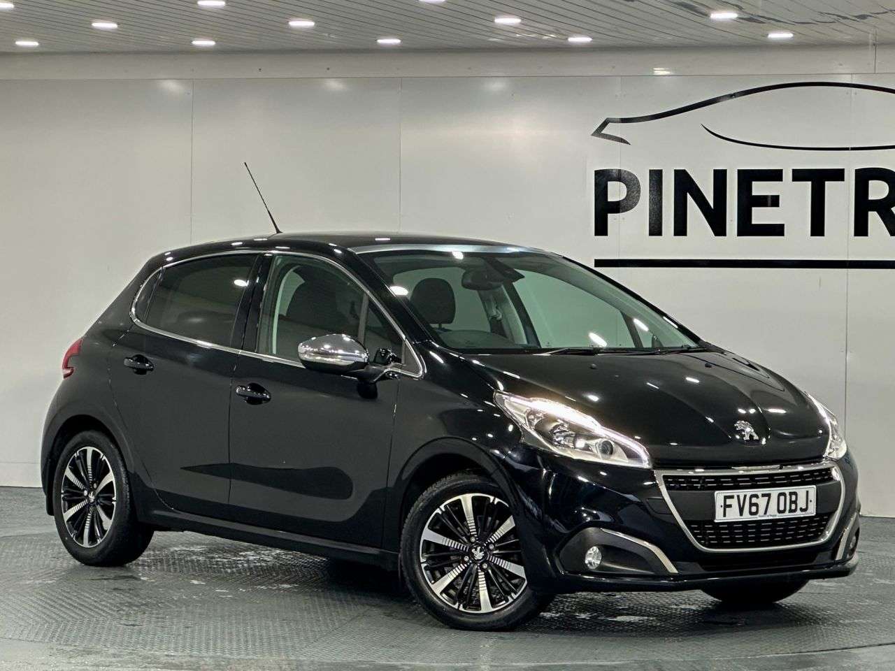 A 2017 PEUGEOT 208 1.2 PureTech Allure Premium Hatchback 5dr Petrol Manual Euro 6 (s/s) (82 ps A 2017 PEUGEOT 208 1.2 PureTech Allure Premium Hatchback 5dr Petrol Manual Euro 6 (s/s) (82 ps